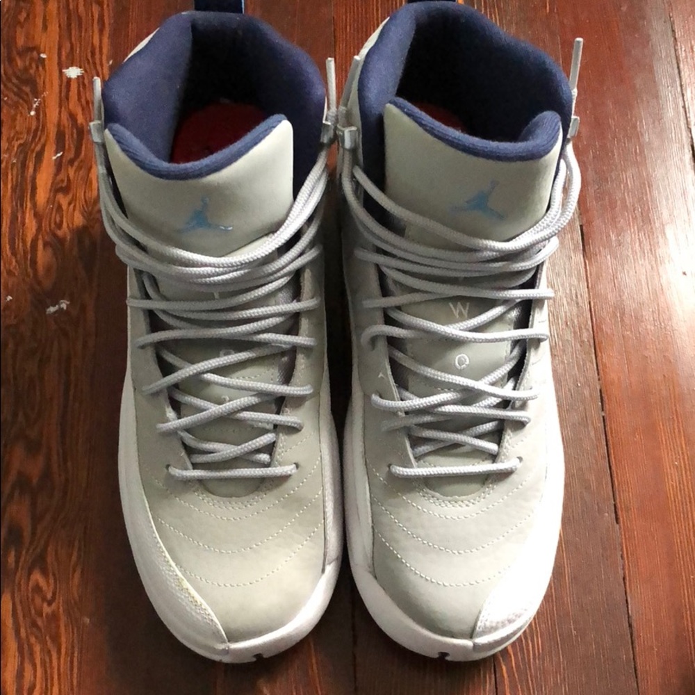 Boys gradeschool Jordan retro 12
